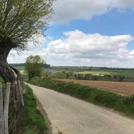 Villa In Near War Museum