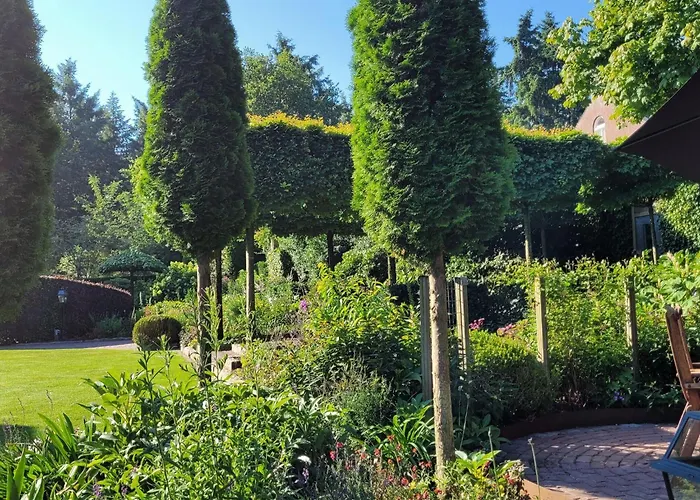 Villa In Near War Museum