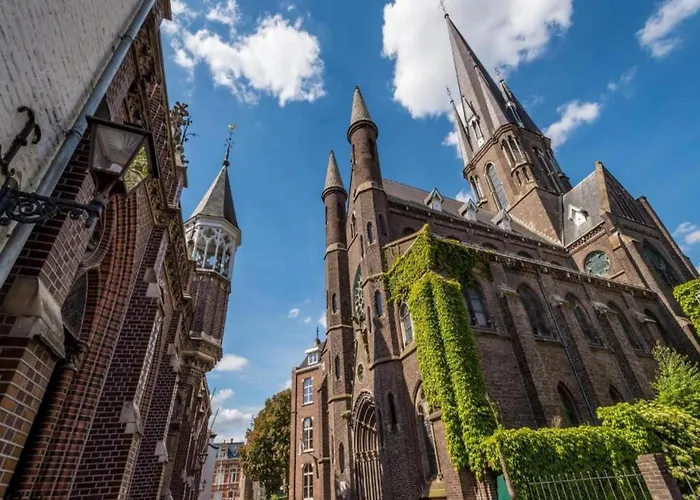 In Near War Museum Villa